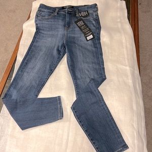 Liverpool Los Angeles High-Rise Skinny Ankle Jeans new with tags.
